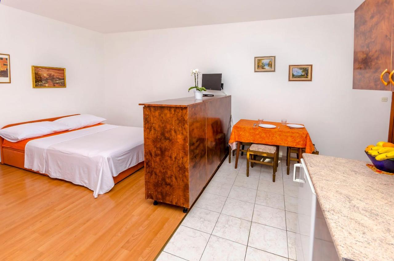 Tomislav Apartment *